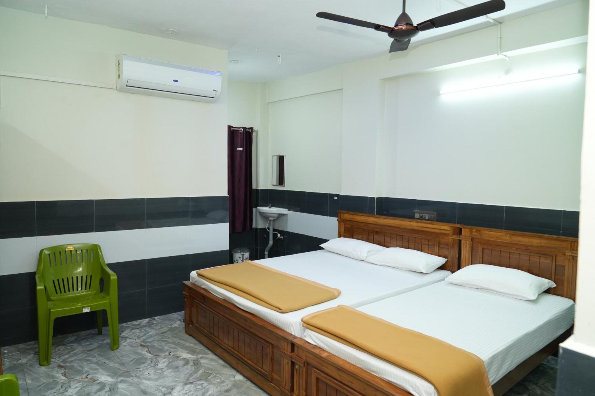 Отель Rajali Residency Kulithalai Экстерьер фото