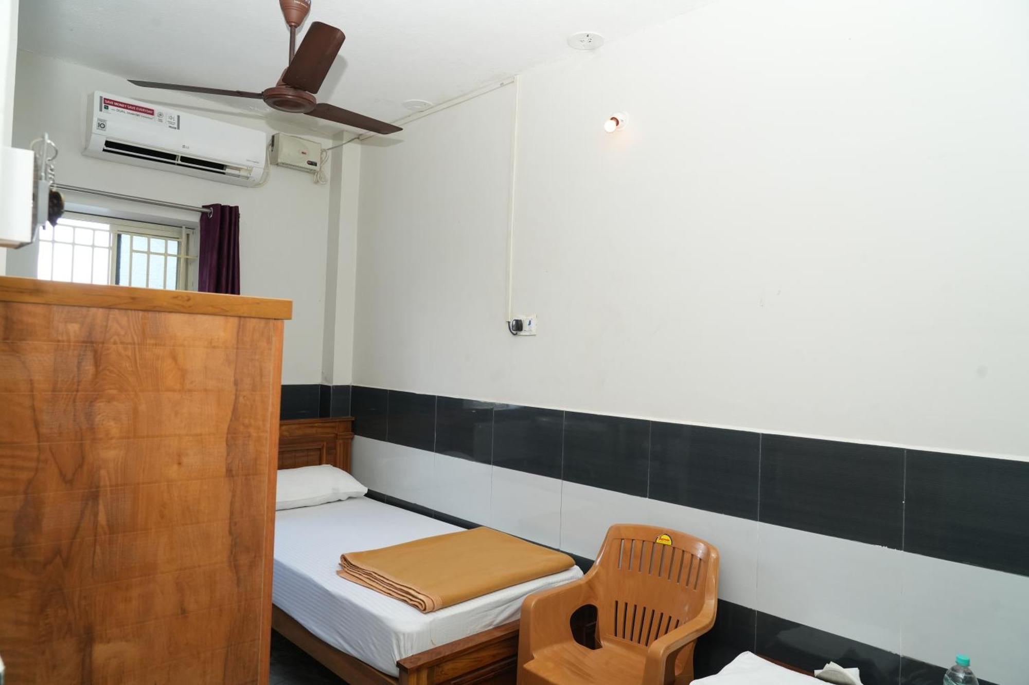 Отель Rajali Residency Kulithalai Экстерьер фото